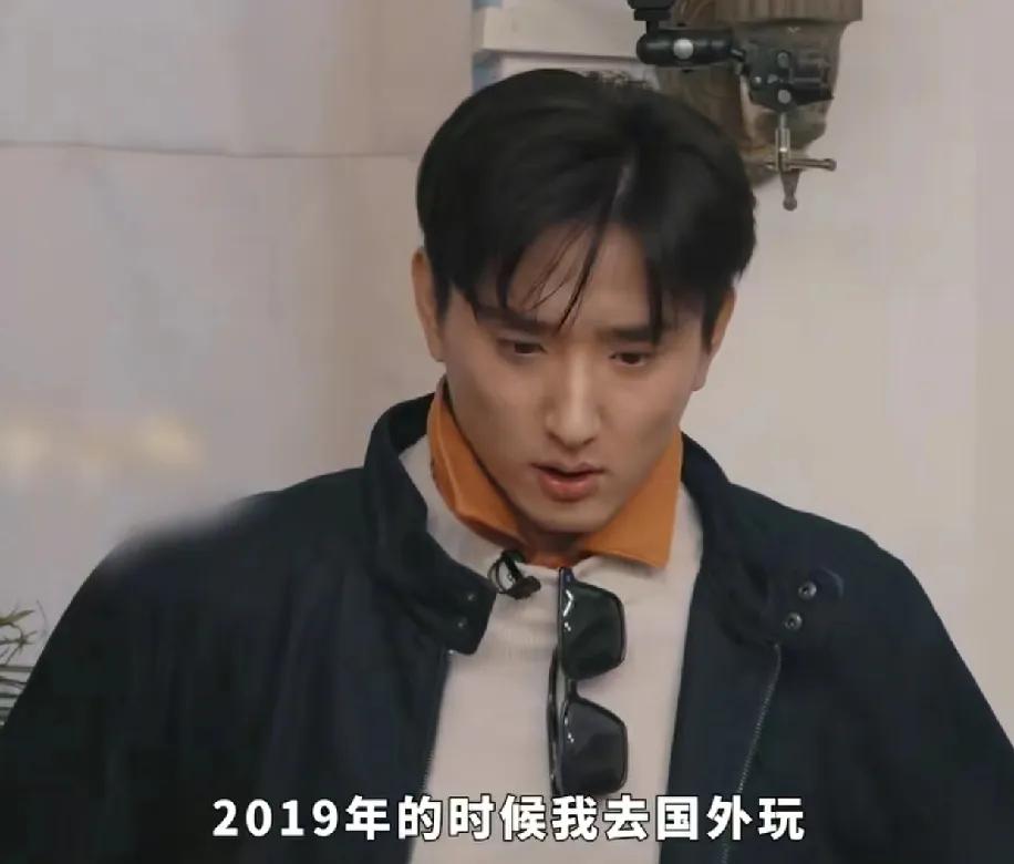 于小彤：“我2019年去国外玩的时候，我突然头很痛，在国外的医院看医生说是贫血型