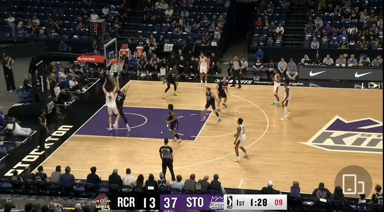 所以像这种比赛，杨瀚森状态不好吗？好得很，两个低位都进，第一节7中4。然后也尽力