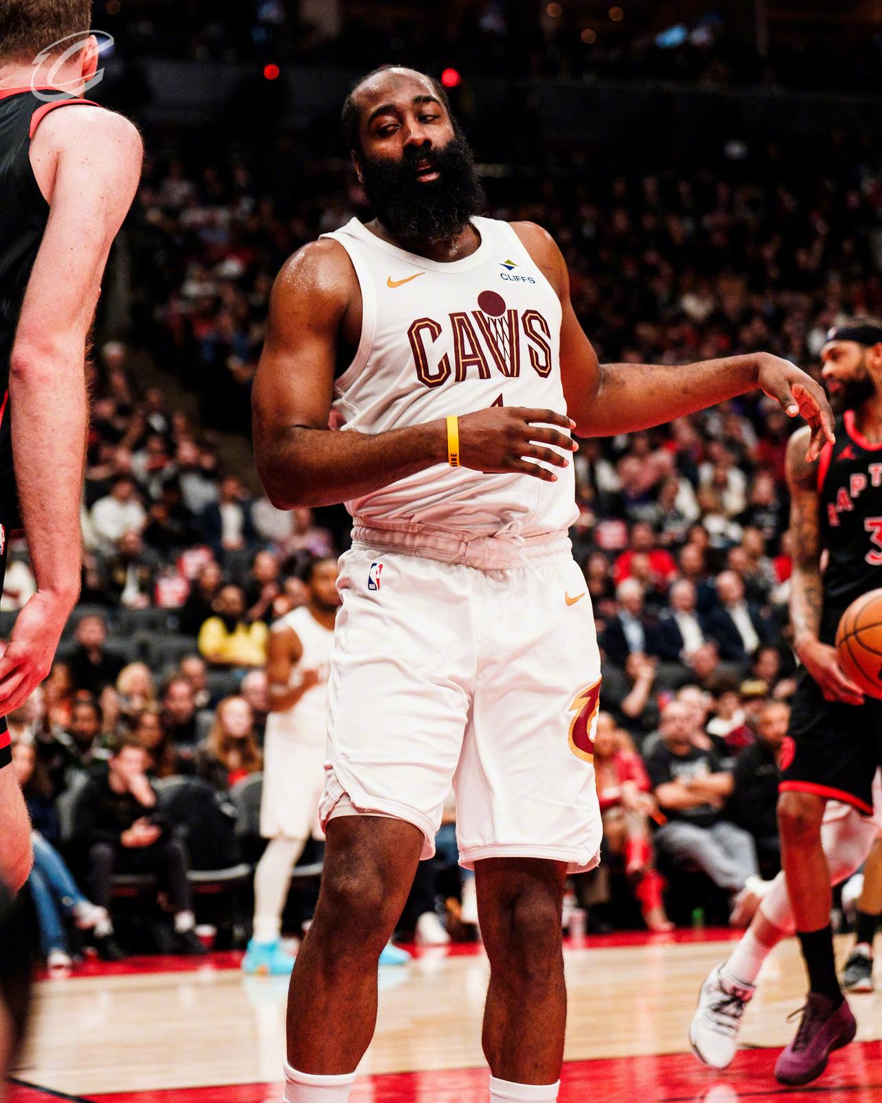 可惜哈登今天的“里程碑”变成“里程悲”了！虽然骑士今天输了球，还是要恭喜哈登今