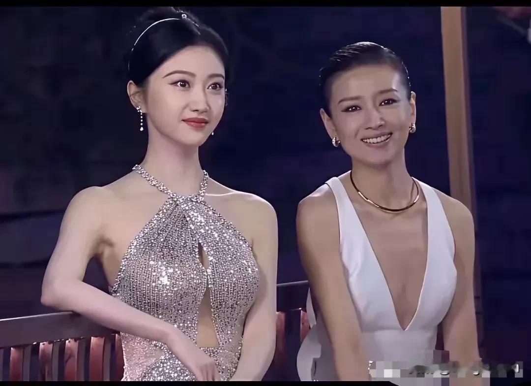 不怕美人美，就怕美人凑一堆！单看的时候个个都惊艳，往一块儿一坐高下立马就出