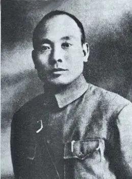 汤恩伯个子不高，只有一米六五，还有点口吃（成为将军后也没改过来），却自小生得粗壮