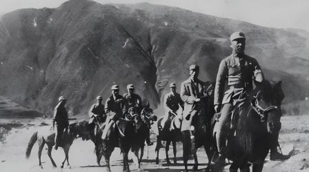 1946年，上级给了沈启贤1个加强排、几十个地方干部，让他剿匪，他问：“土匪有多
