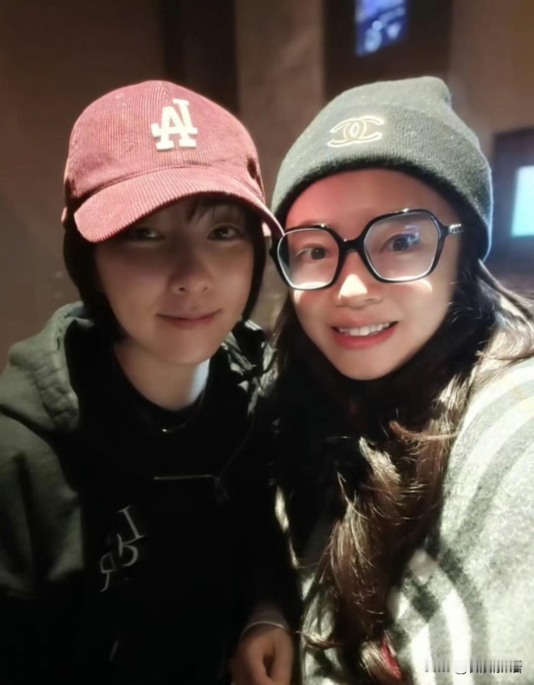 徐孝元和田志希见面了。前两天就看到徐孝元说去了香港，原来是去看田志希了，田志希