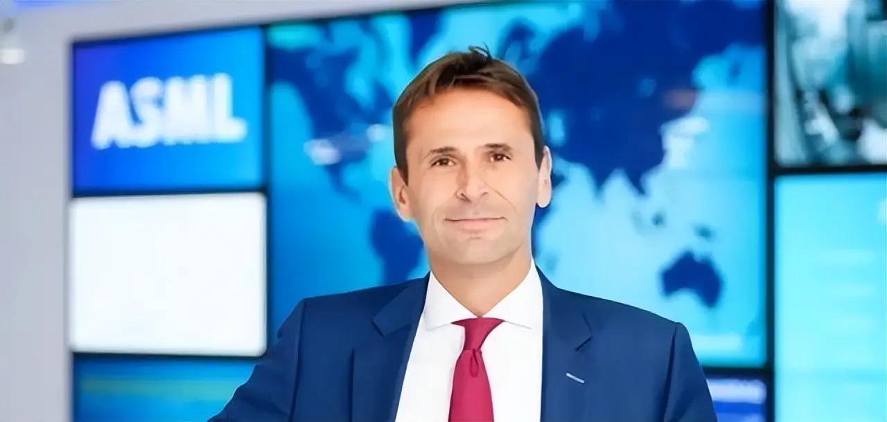 2026年2月第一周，阿斯麦，用一波“涨停+裁员”的组合动作把全球媒体看傻了眼。