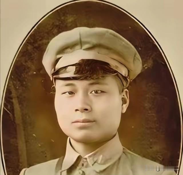 1980年，邱行湘去台湾探亲，回国前，蒋纬国给了他一大笔钱，邱行湘却说：“我这次