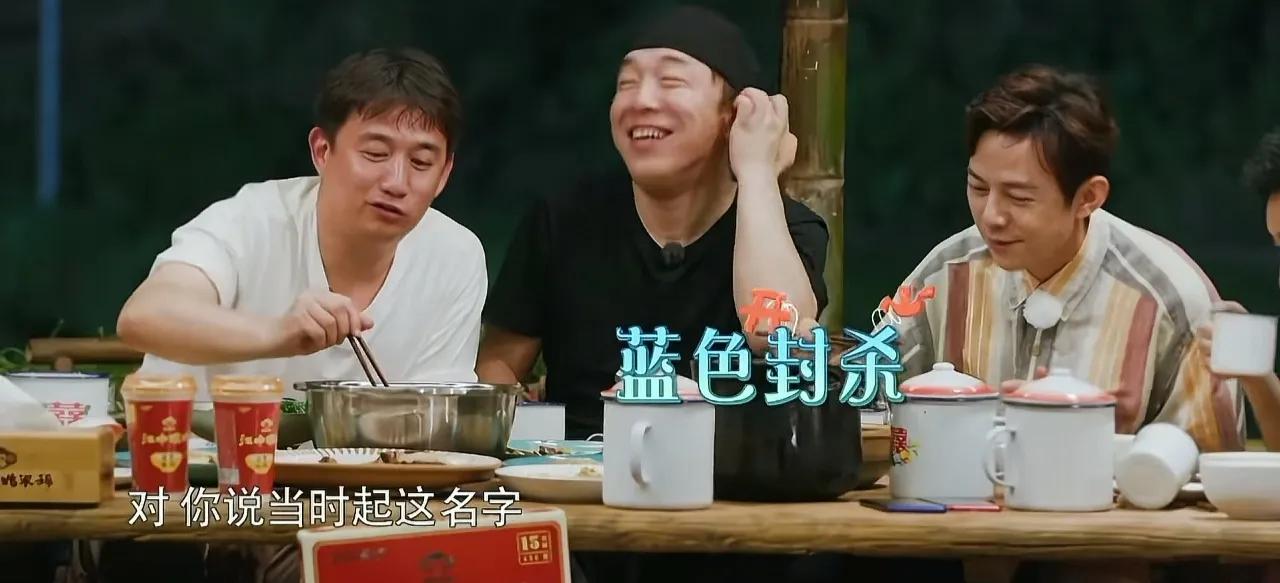 黄渤跟何炅黄磊聊落魄的时候，冒充港台明星走穴巡演骗饭吃，一张口全是蹩脚粤语腔，没