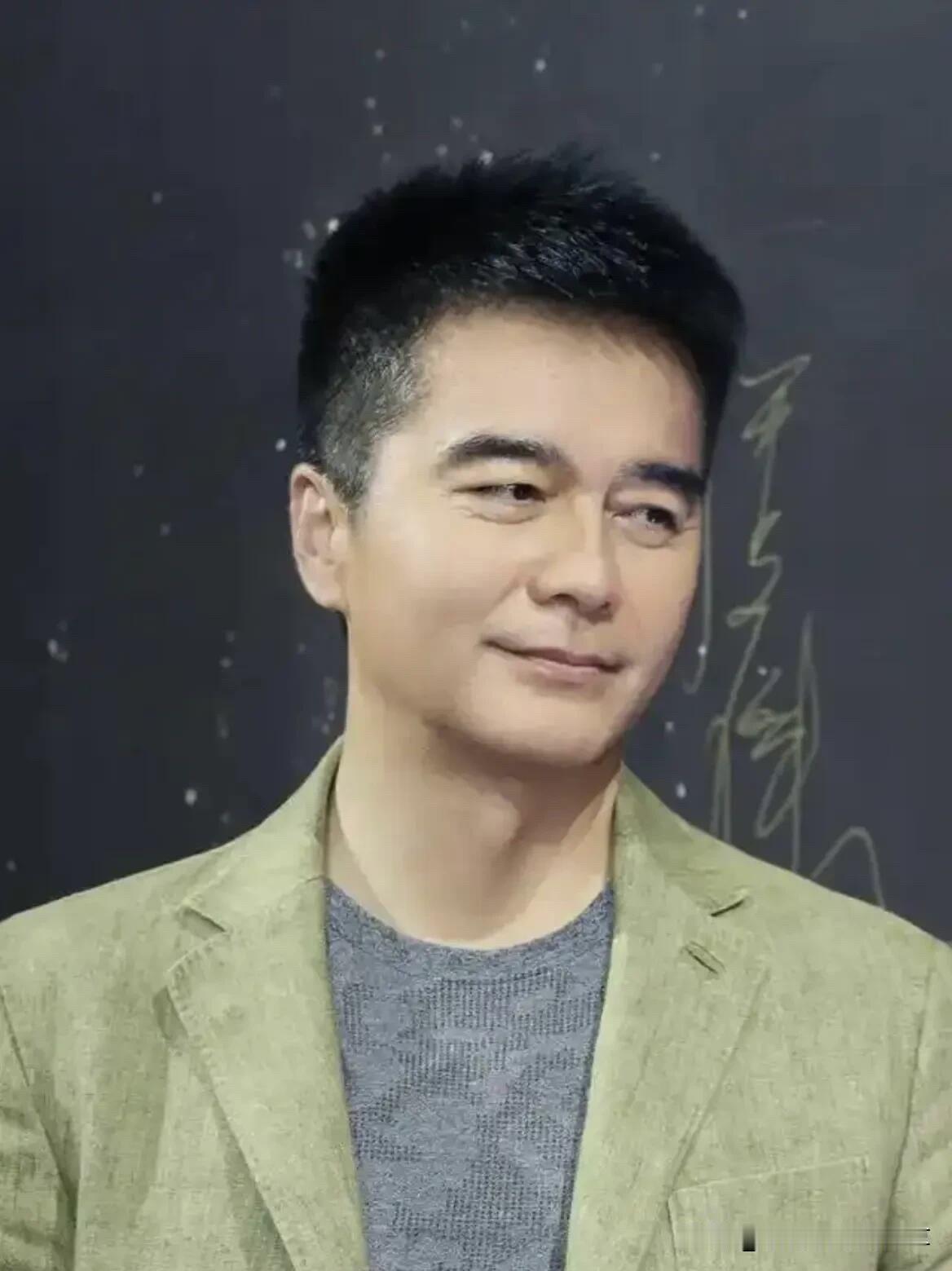 刘钧、许亚军、刘之冰三位是叔圈里的帅哥，相比之下你觉得谁是你心目中的第一帅哥呢？