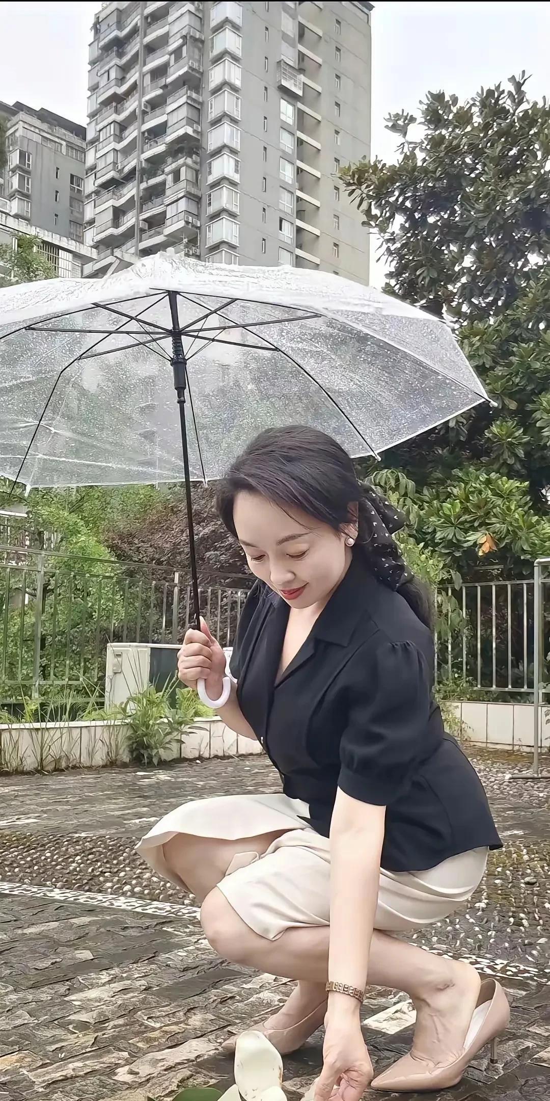 日月如梭，光阴似箭一眨眼已到中年生活的烦恼，琐事的羁绊不免唏嘘慨叹好想找