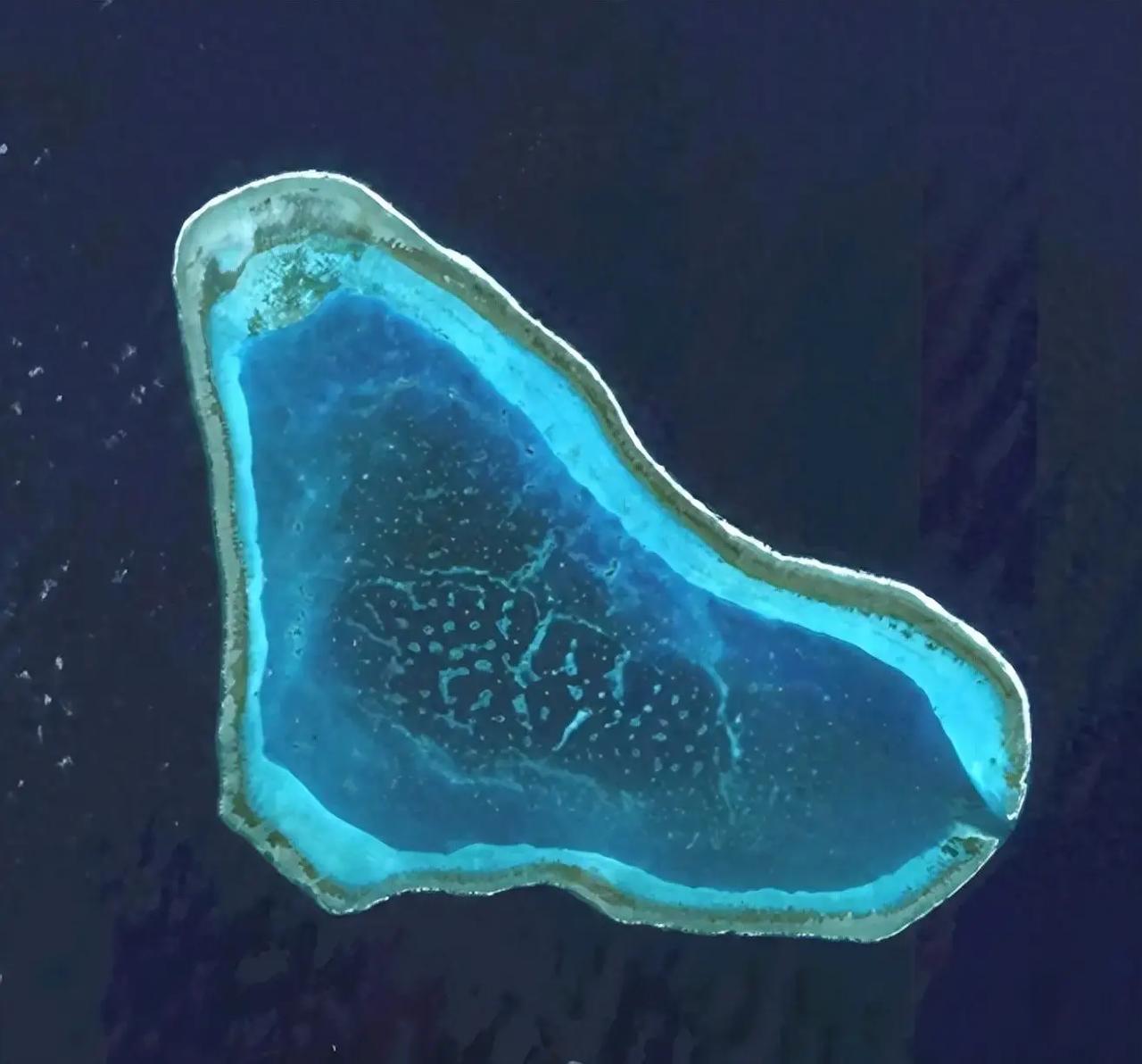 近期美国退役海军上校舒斯特在菲律宾线上论坛的言论，在菲律宾舆论场制造出南海局势恐