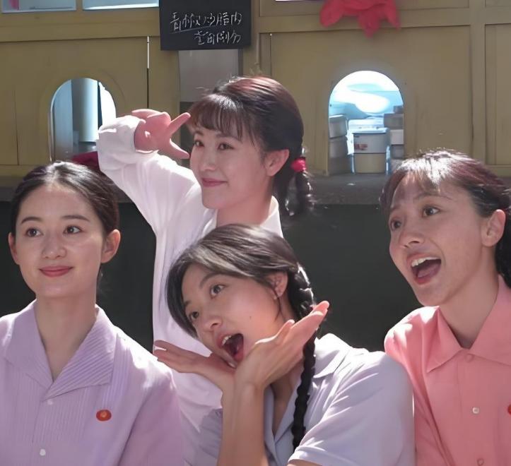 没想到《纯真年代的爱情》竟然为《我的山与海》做了嫁衣电视剧《纯真年代的爱情》