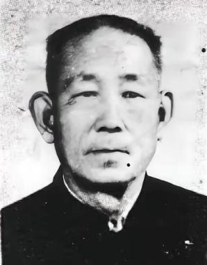 1944年，伪军头子见日军大势已去，决定率部投奔八路军，谁知这时，日军却打来电话