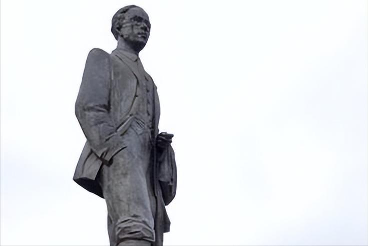 蒋介石直到临终前，依然没有想通一个问题，为什么红军长征数万里，却没有一次中过埋伏