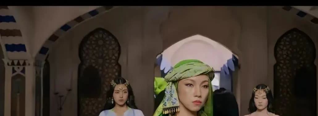 要想出名来的快，C位全靠外公带拼爹拼妈拼容颜，拼外公的时代已经