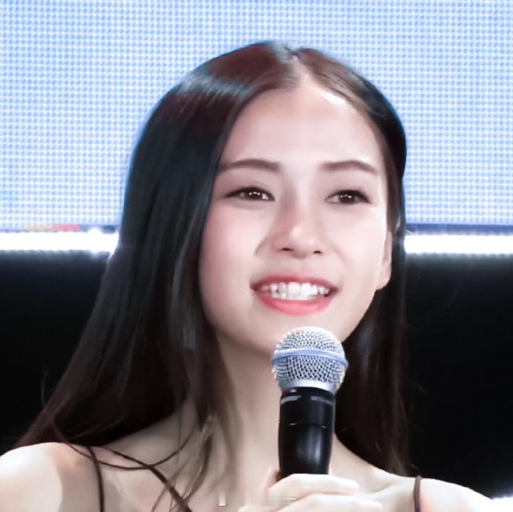 angelababy|杨颖把宇宙的星辰和月光，都摘下来放进你的口袋里