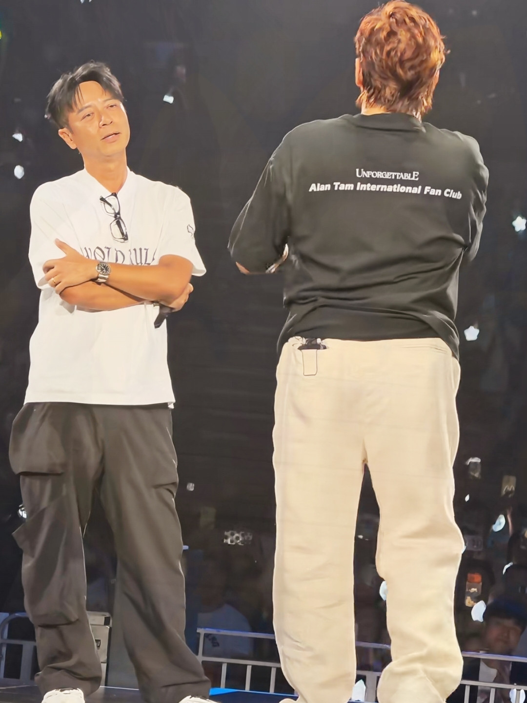谭咏麟临场喊李克勤上台，看懂真正的神仙友谊为什么现在的演唱会，再也看不到这种随性又暖心的瞬间？谭咏麟