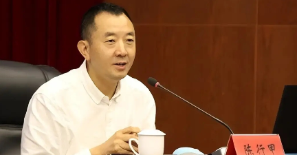 “清华硕士”毕业的县委书记陈行甲，语出惊人：“我当巴东县委书记，工资5100元。