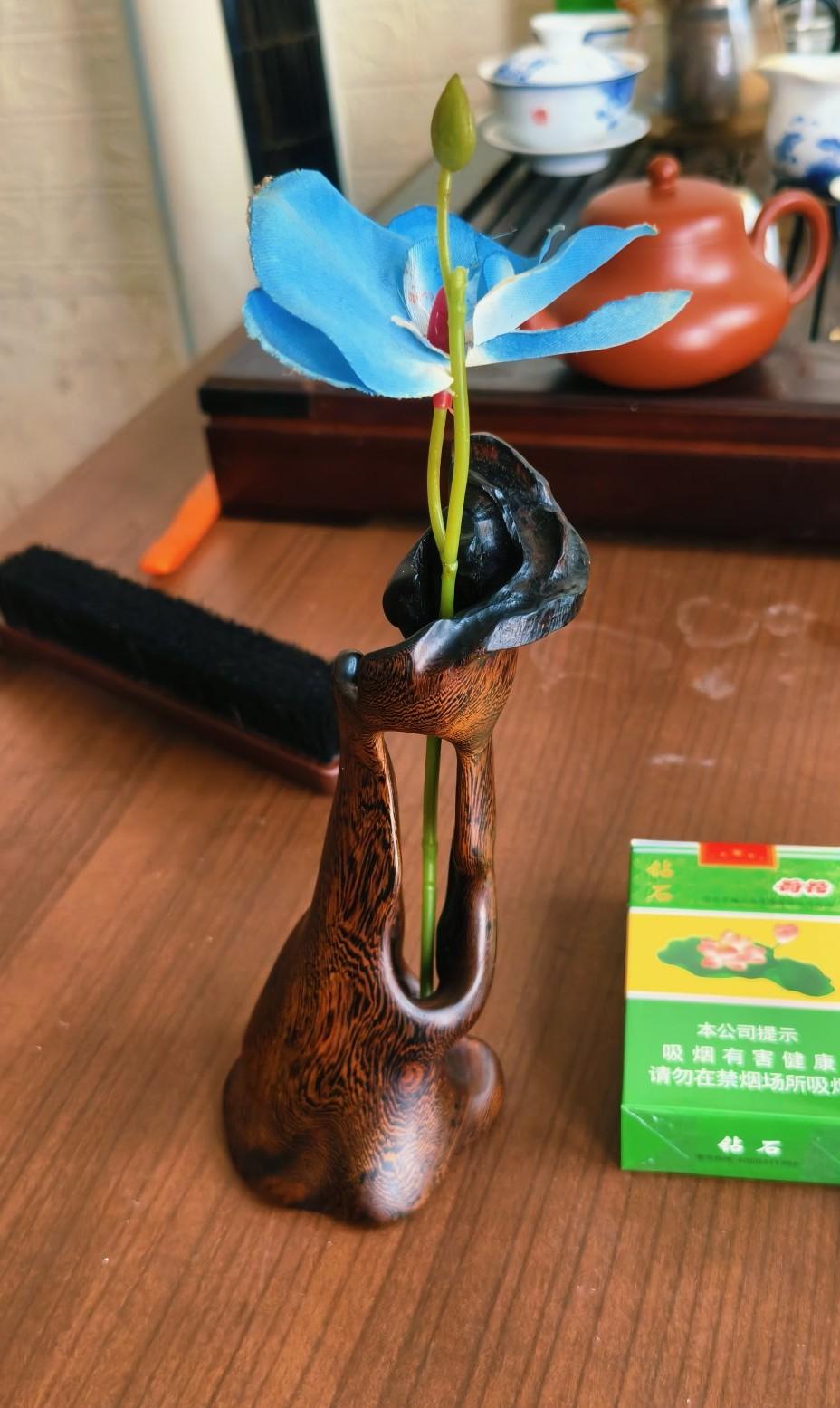 看到很多网上很多玩收藏的，和买卖黄花梨的对法律的无知，特此科普一下与黄花梨相关的