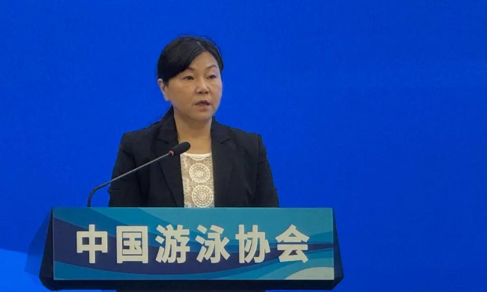 【周继红，重返国家跳水队】据中国游泳协会消息，6月20日上午，国家跳水队总教练聘