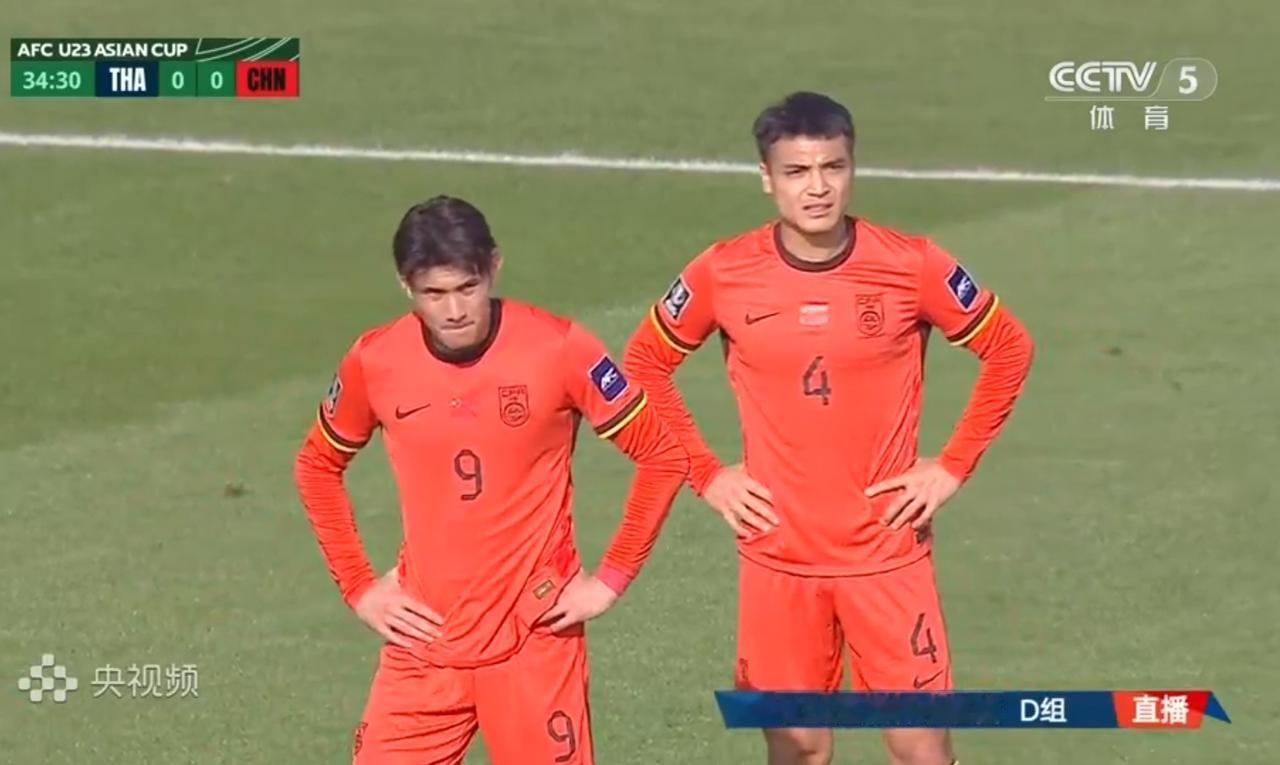 泰国队真的很猛，上半场进攻入潮，多次制造威胁，中国队禁区风声鹤唳，泰国队角球差点