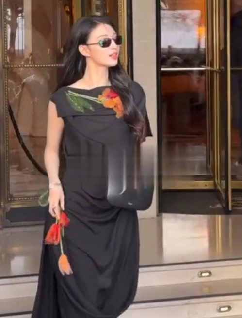 过王楚然目前为止在巴黎的穿搭想讲句实话，感觉王楚然就是那种老式大美女，很标致，