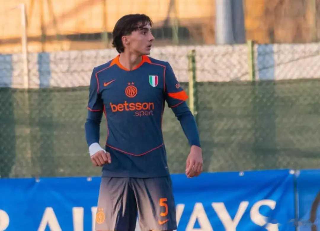 意媒：多队盯国米17岁中卫布雷达，国米看好球员天赋无意放人北京时间12月6日，根