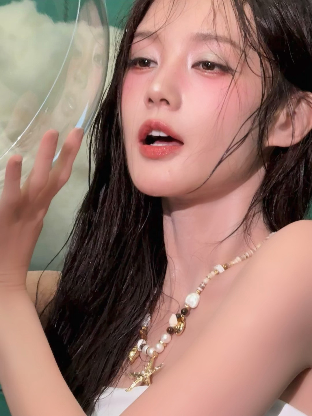 李一桐最新物料桐妹生日快乐好美[爱心]​​​