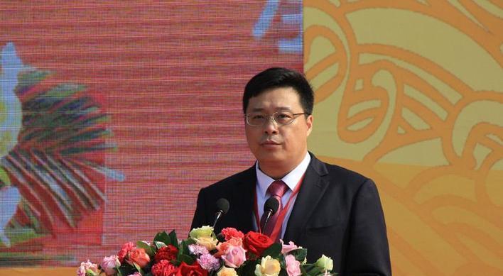 任职玉林时候的照片！再回桂已主政民生路2号。