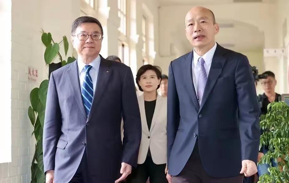 堂堂的立法院院长韩国瑜，遭卓荣泰讽不懂法条，对于韩国瑜来说真是一种羞辱。韩国瑜