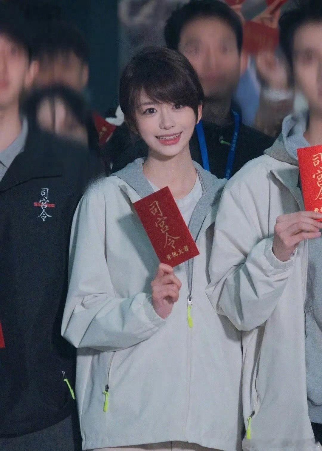 网友说这新人像baby，你们觉得像吗？