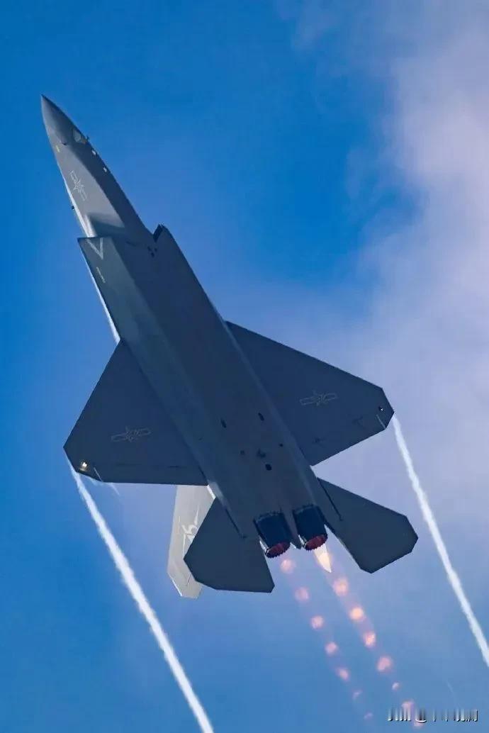 高端军售政治意义往往大于实际性能。沙特买枭龙后巴基斯坦的欠的20亿刀就好解决了