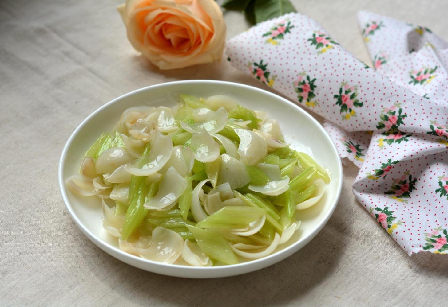 这菜一年四季受欢迎, 预防感冒、润肺止咳, 还能减脂瘦身!