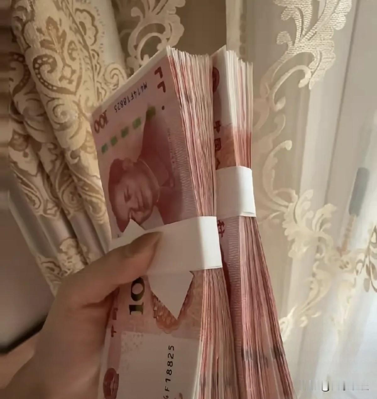 不要借钱给别人！今年五一，有个以前玩得挺好的同事找我借钱，钱不多，也就500