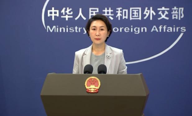 刚回国又变卦，贝森特威胁重新对华加征高关税，外交部回应了 11月2号贝森特公