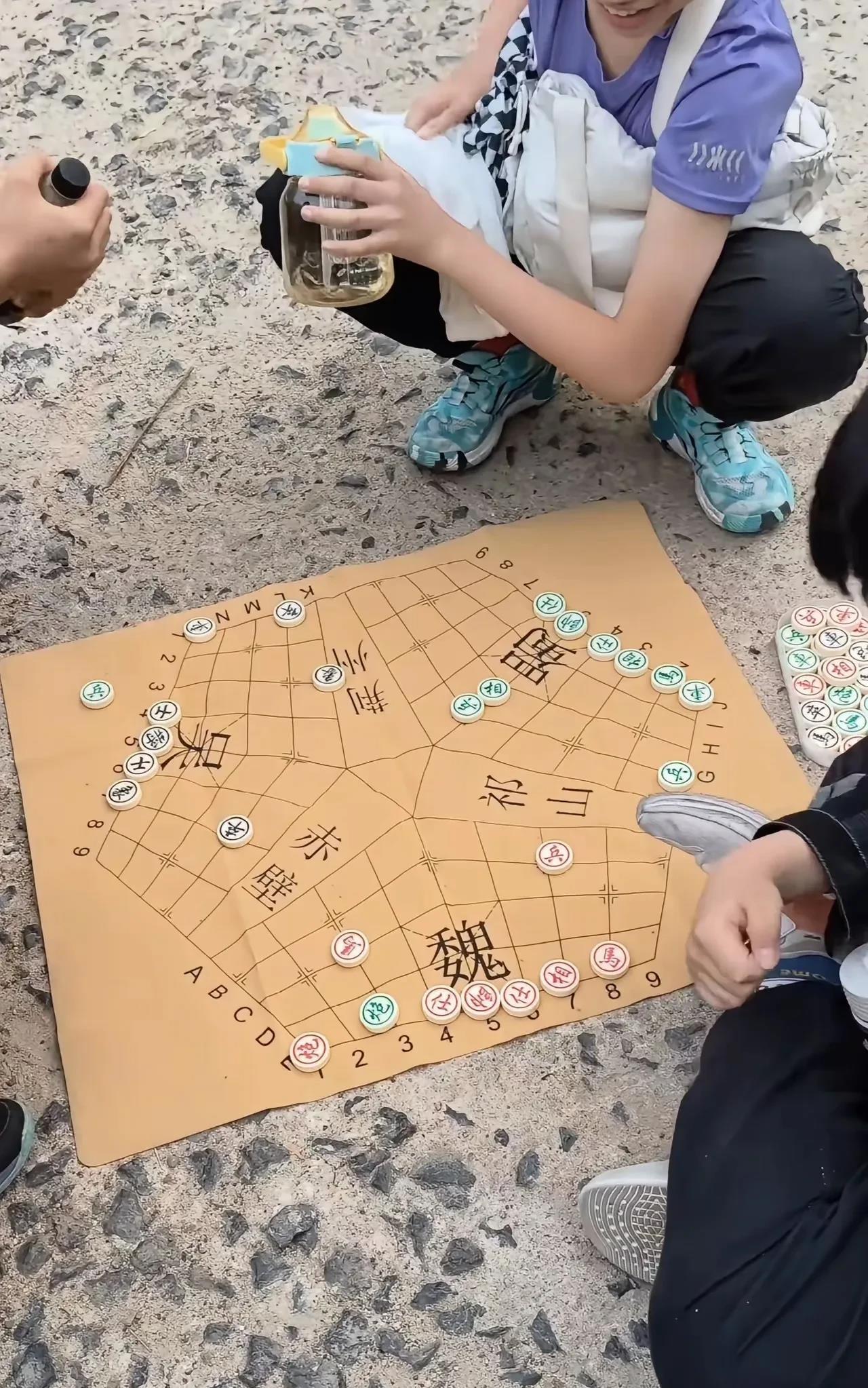 这不是象棋，这是三国杀