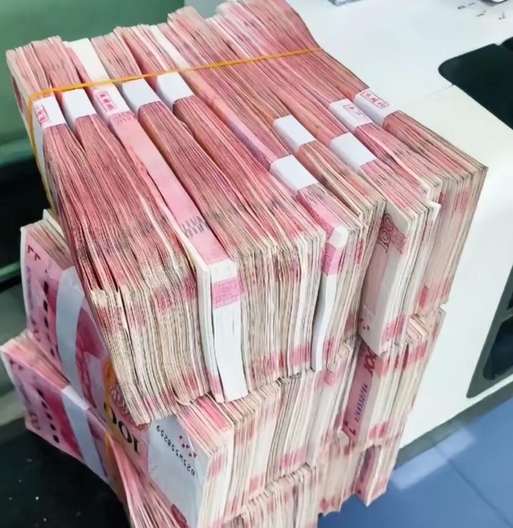 听我一句劝，普通人滑落阶层的最快方式，就是买30万元以上的车