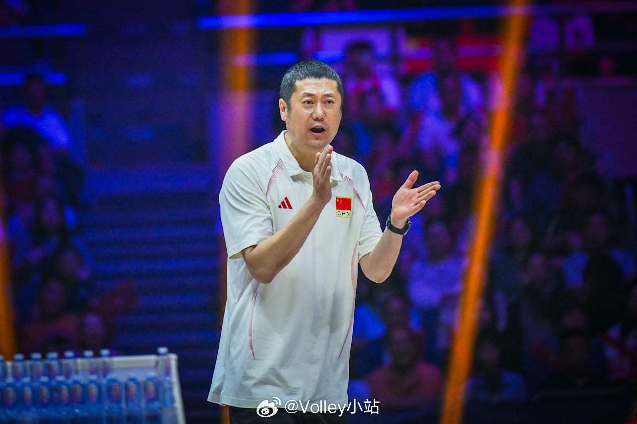 不理解，第四局放两个主力吴梦洁和刁琳宇休息，死薅庄宇珊到第五局抽筋，有种即想要保第五局有要冲第四局的