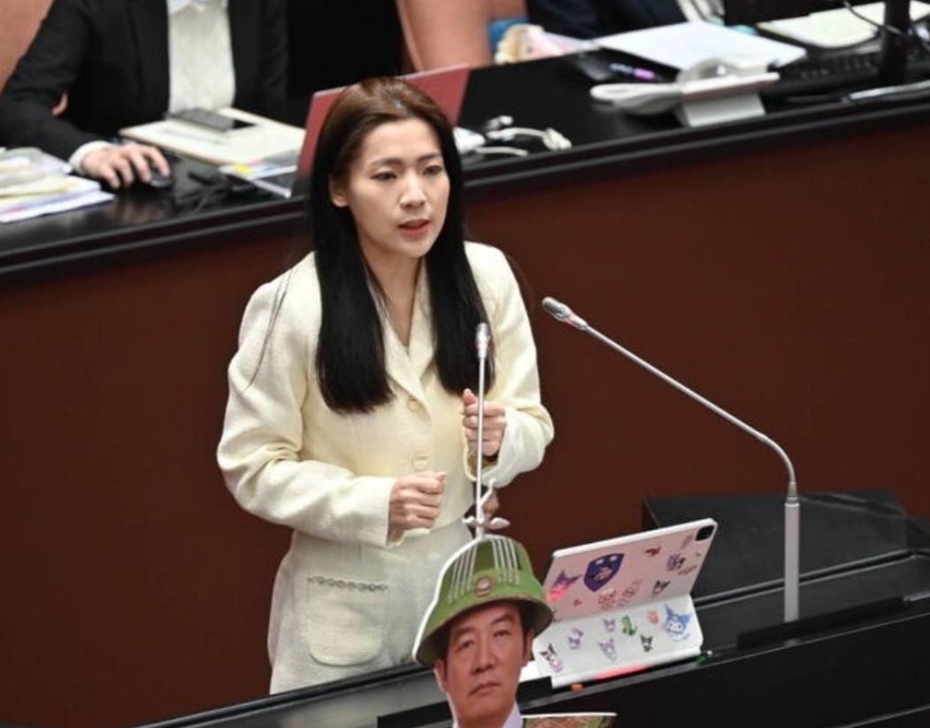 台湾省立法机构院会今天审查赖清德的弹劾案，民进党51席“立委”中，只有3位愿意出