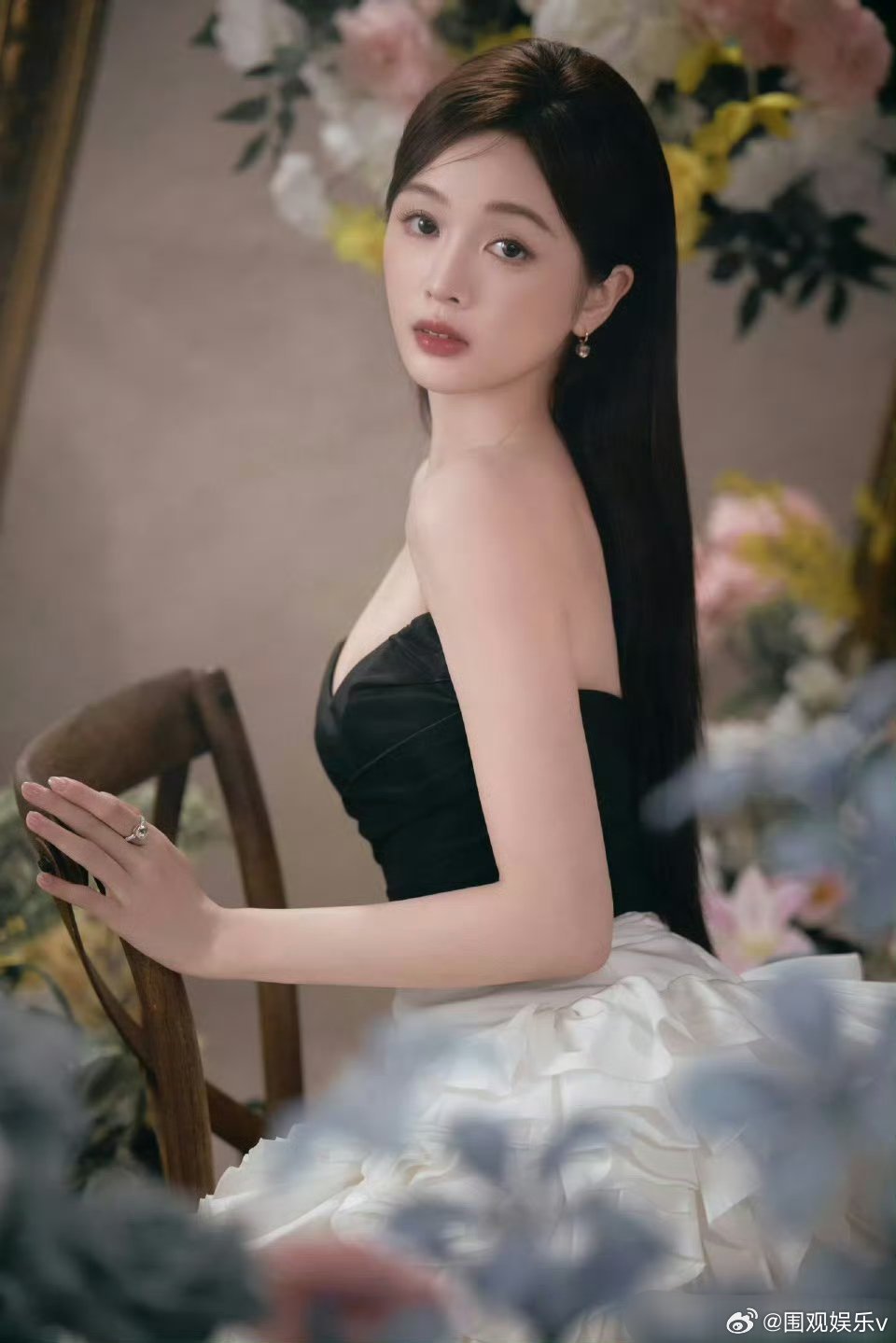 吴宣仪欢迎大家来审判我状态越来越好了，最近是健身了吗[思考]​​​