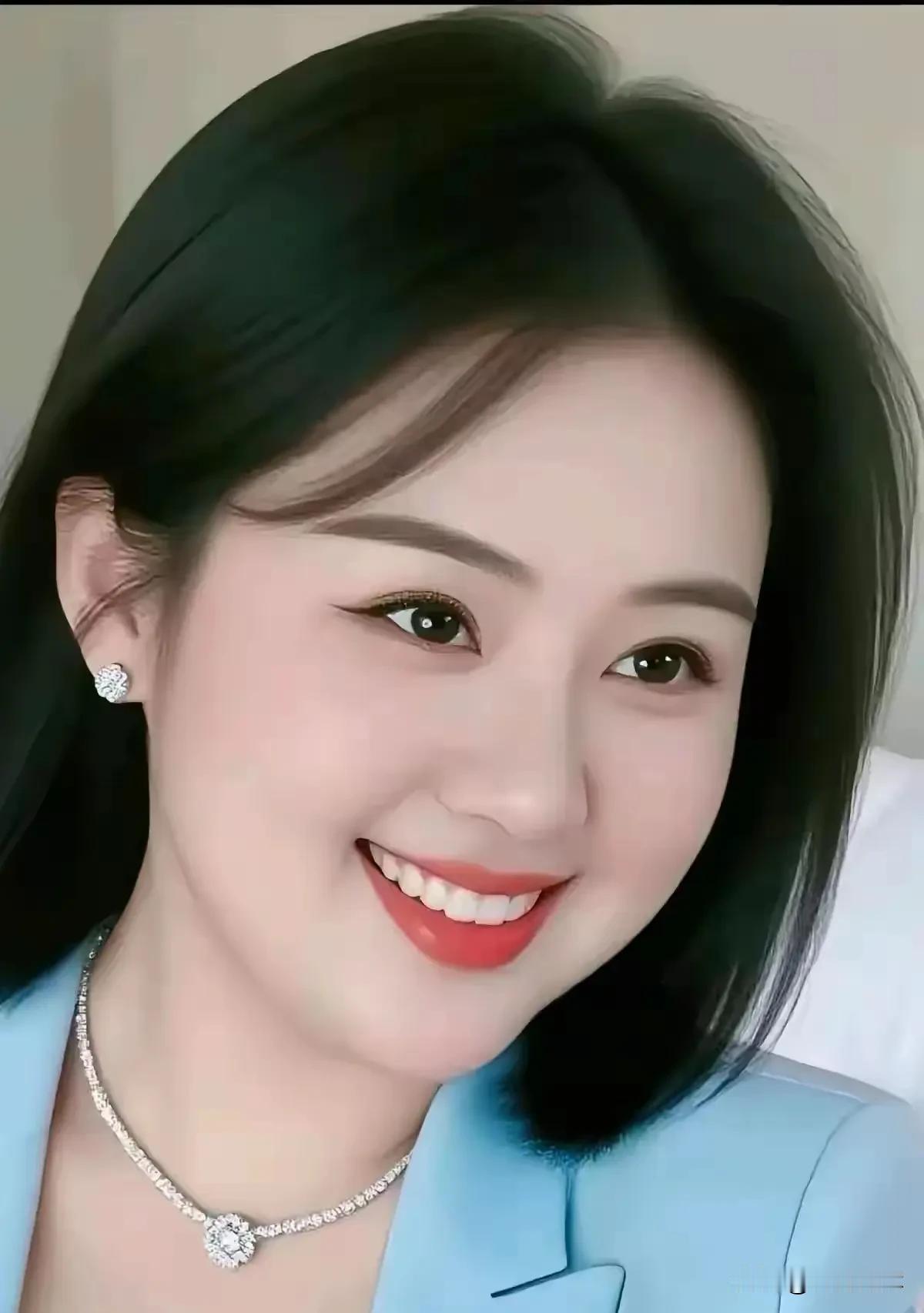 你认为生活中的幸福源泉是什么?生活中的幸福源泉，在我看来，是那些看似平凡却又无