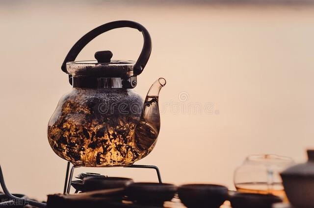 普洱沸水烫坏喉? 红茶低温泡不香? 绿茶85℃是谎言? 新手避坑指南