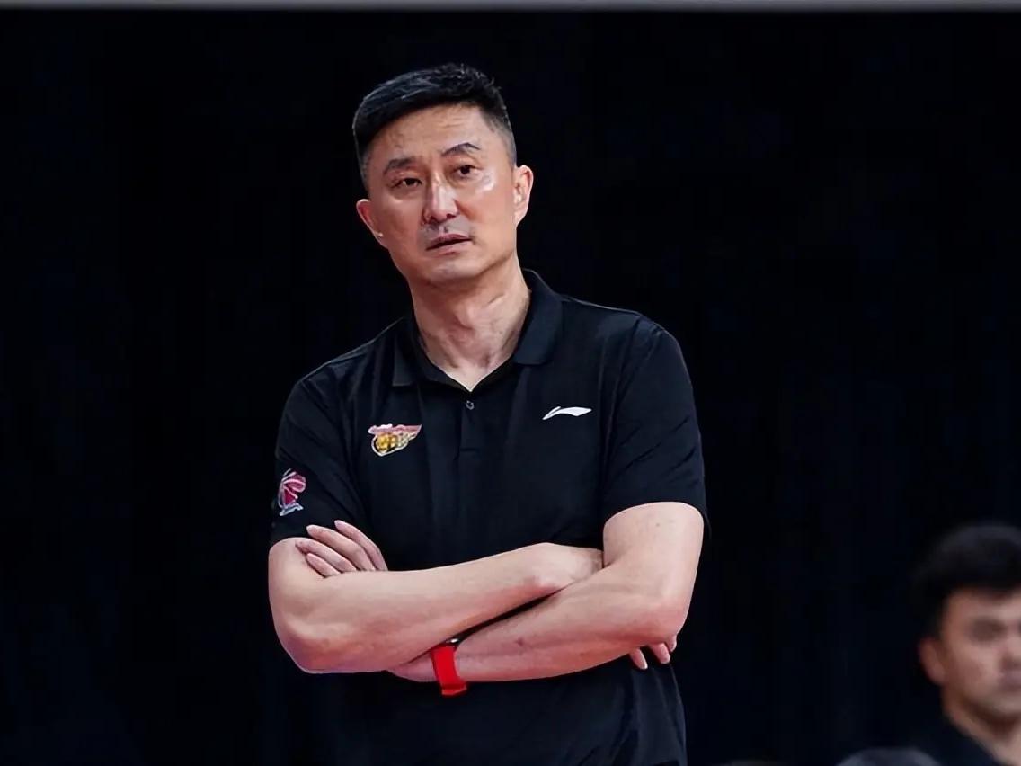 CBA最新消息：据知名篮球自媒体人白晓篮发文：“广东一而再被绝杀，不能归咎于运气