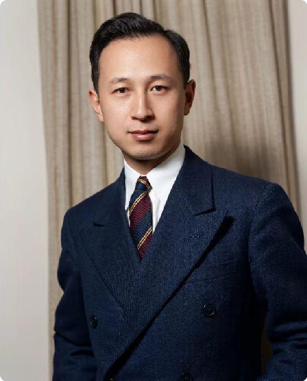 钱学森退回父亲3000元补发工资，蒋英瞒了他几十年，临终前一句话让他释怀