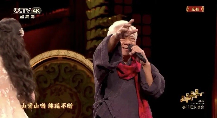 今年春晚最🈶价值的节目，应该就是侯佩岑，欧阳娜娜她们这个了。且不说唱得如何，就