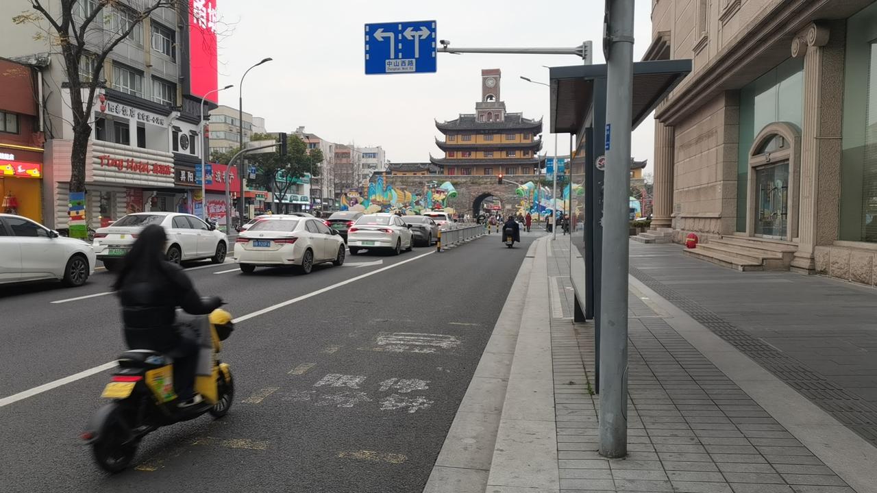 大家一说到宁波景点，应该都会去月湖天一阁，鼓楼走一走。那鼓楼到底有什么？直观