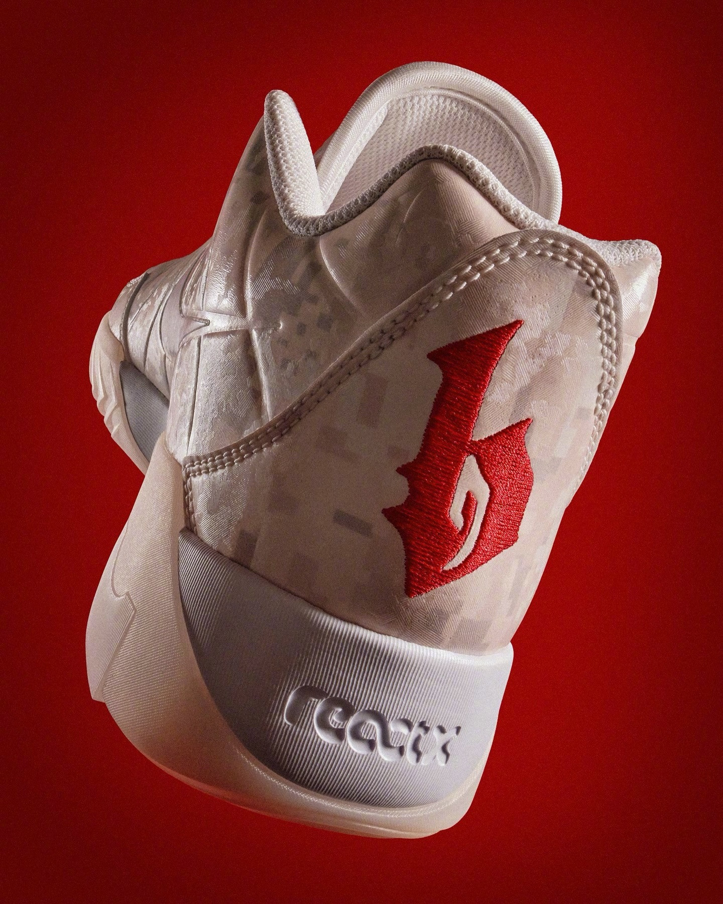 Nike为布朗尼推出了第二款LeBronWitness9，配色灵感来自他康复