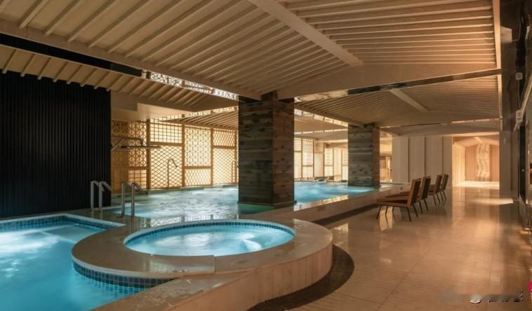 洗浴中心变年轻人‘第三空间’：1100亿市场下的躺平新姿势