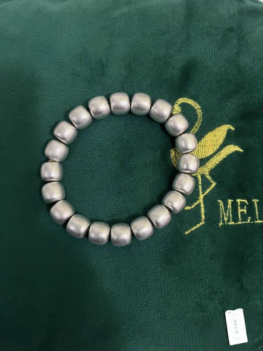 最近看到白银价格上涨，我心里动了个念头：把闲置的华为手表GT4山茶棕挂到闲鱼卖掉