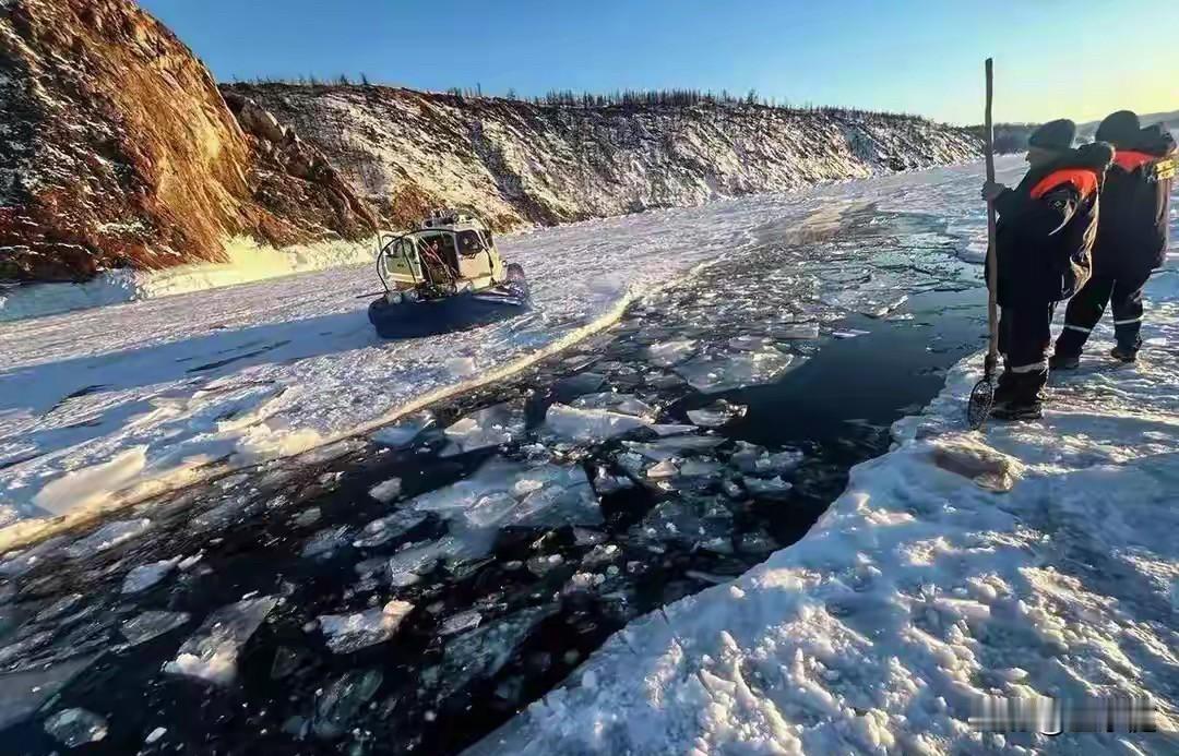贝加尔湖遇难的7名游客中，有一对是来自上海的母女。接下来，最大的挑战便是打捞7名