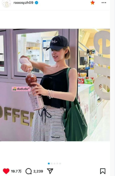 赵露思：是的，只有我的世界停滞。微博也好久没营业了，这语气感觉异常悲伤。