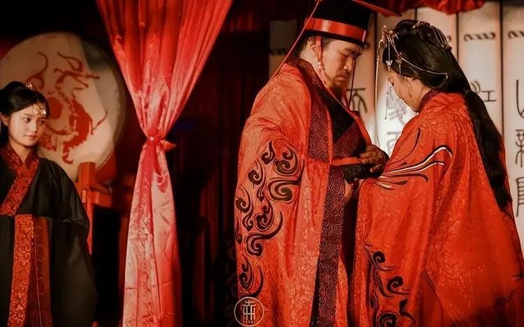 古代“表哥娶表妹”为何没生出傻儿子？真相让人大跌眼镜！你以为的“近亲”，其实是“